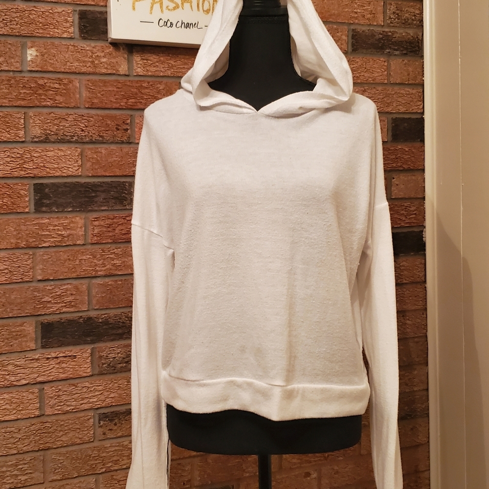 White pullover